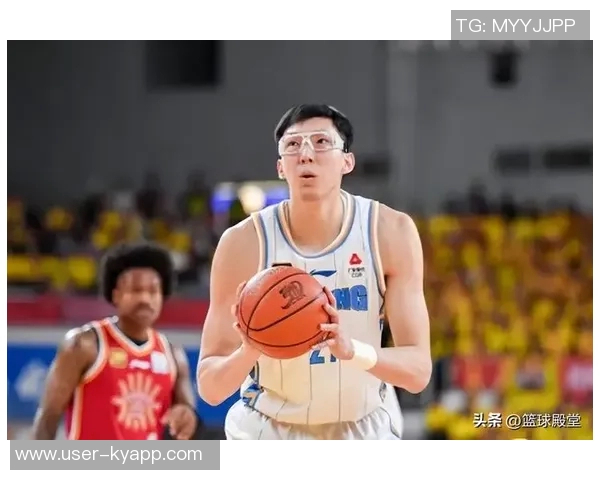 周琦上半场表现抢眼三投全中贡献6分2篮板2助攻并送出3记大帽